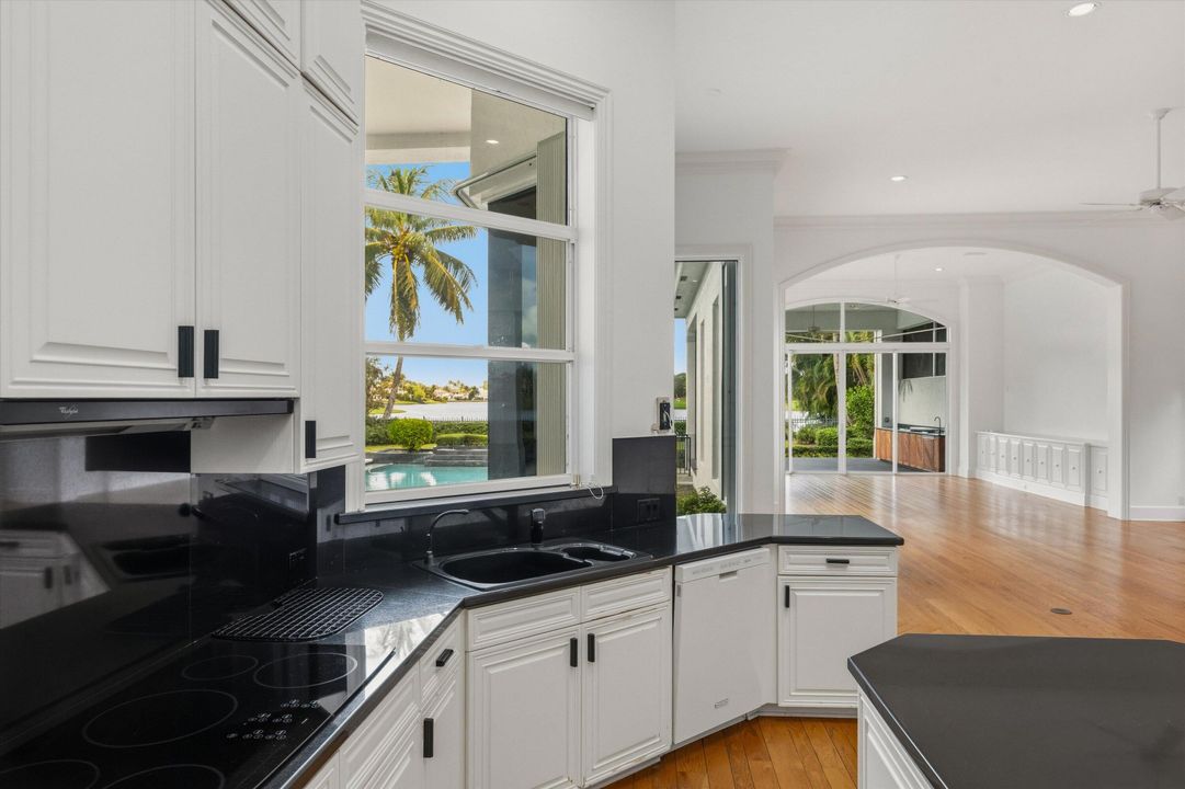 En Venta: $3,900,000 (3 camas, 4 baños, 4591 Pies cuadrados)