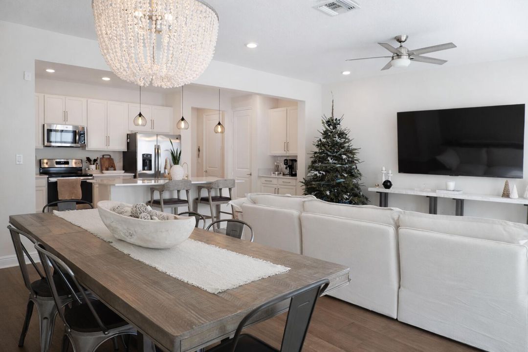 For Sale: $511,000 (2 beds, 2 baths, 1494 Square Feet)