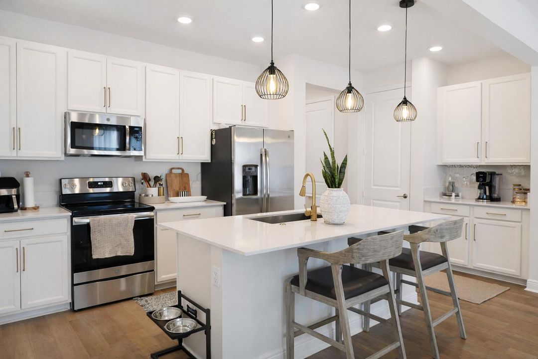 For Sale: $511,000 (2 beds, 2 baths, 1494 Square Feet)