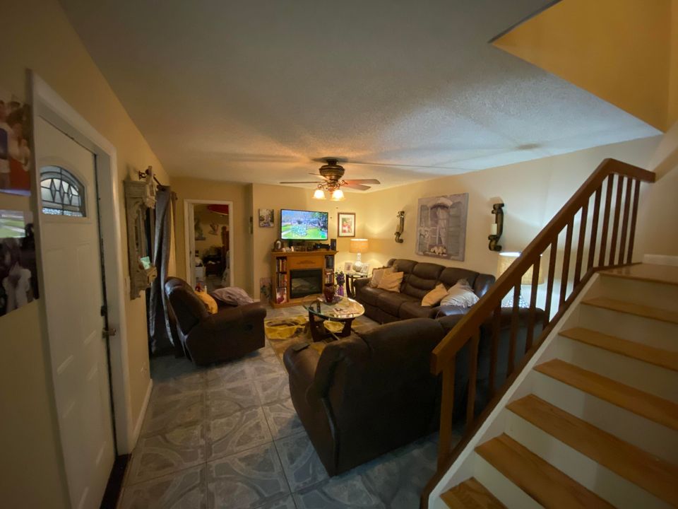 En Renta: $2,600 (3 camas, 2 baños, 1540 Pies cuadrados)