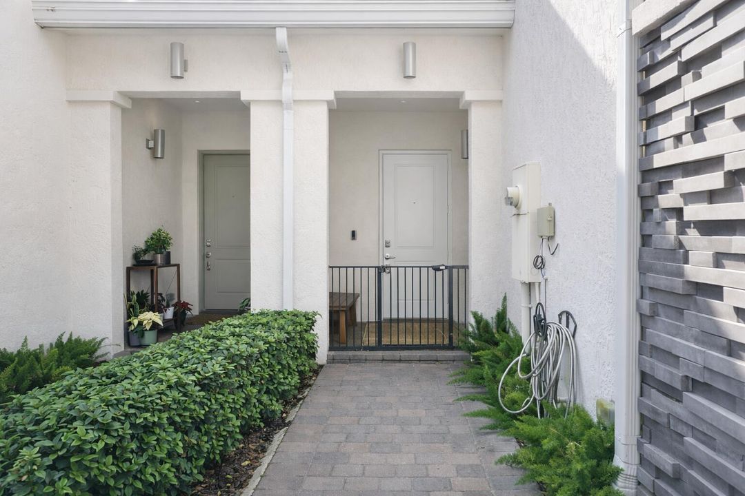 For Sale: $511,000 (2 beds, 2 baths, 1494 Square Feet)