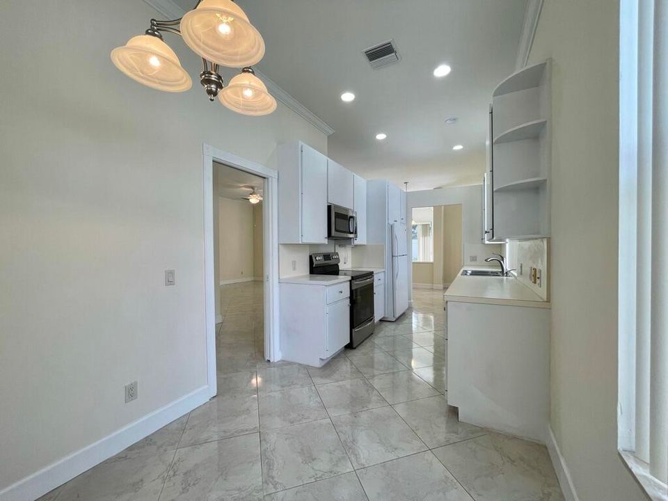 出租: $3,900 (3 贝兹, 2 浴室, 1975 平方英尺)