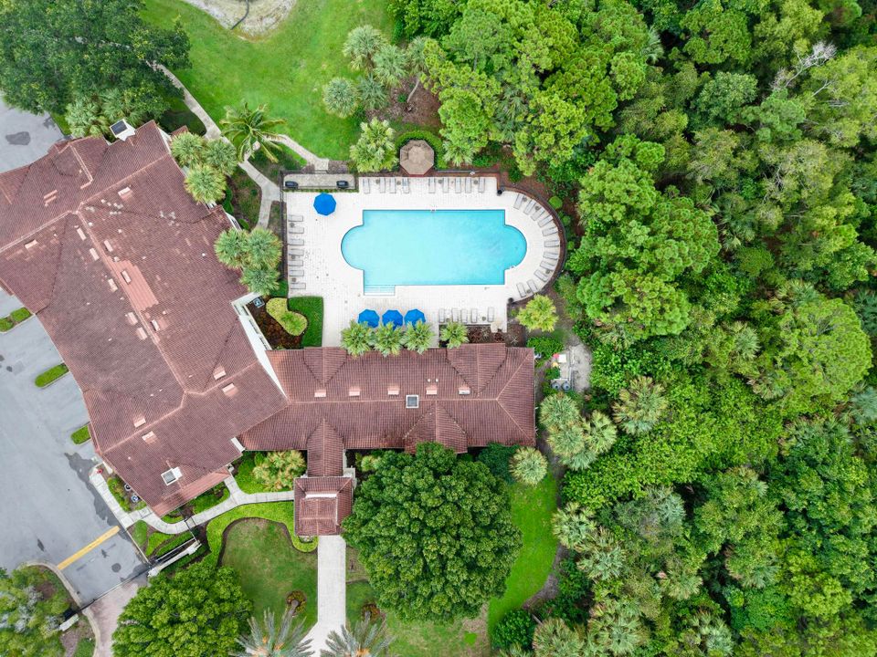 For Sale: $215,000 (1 beds, 1 baths, 775 Square Feet)