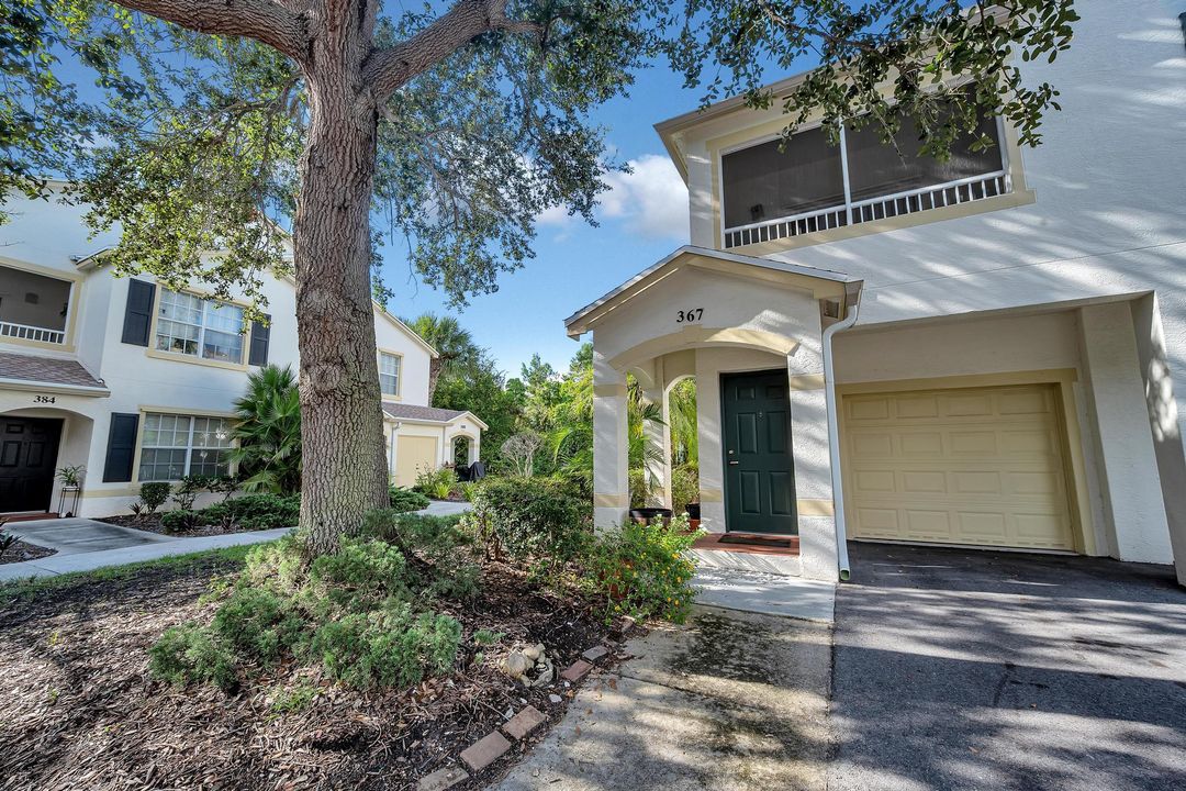 For Sale: $215,000 (1 beds, 1 baths, 775 Square Feet)