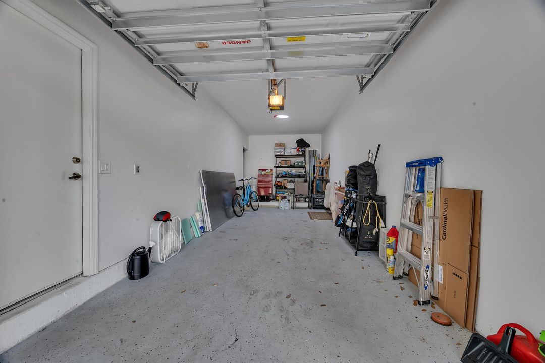 For Sale: $215,000 (1 beds, 1 baths, 775 Square Feet)