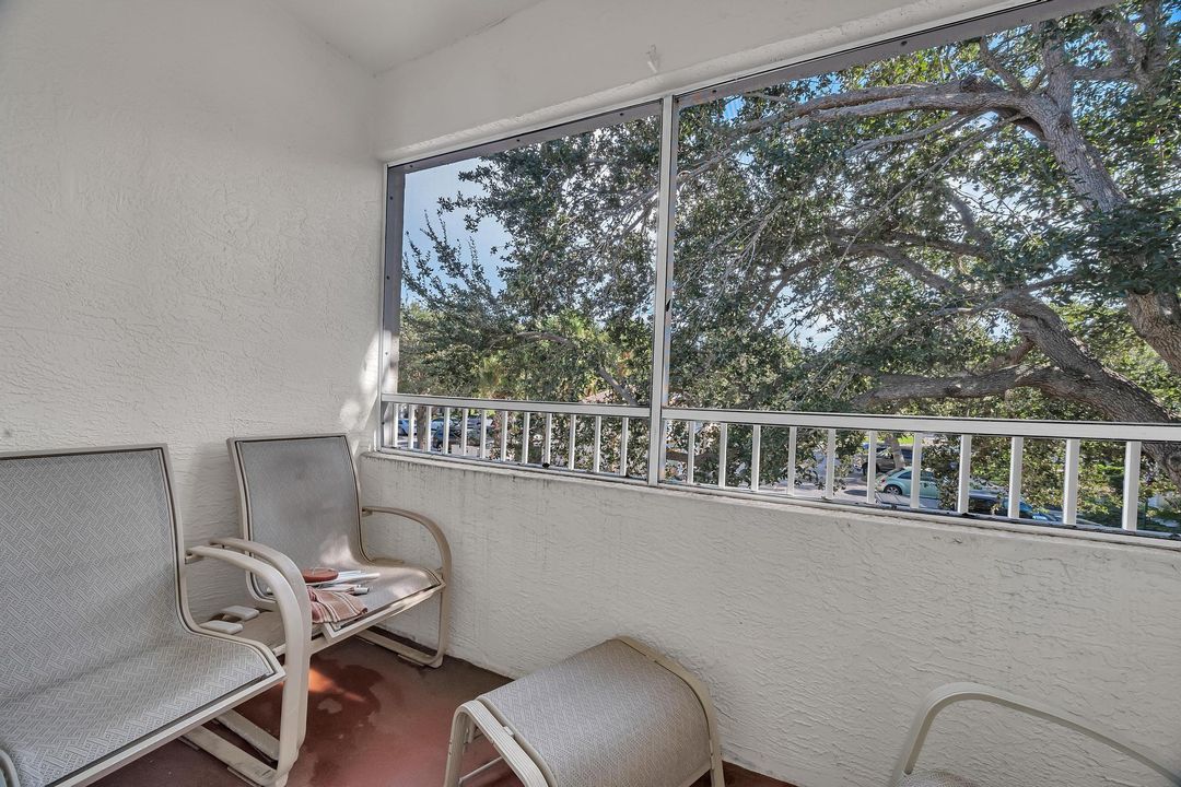 For Sale: $215,000 (1 beds, 1 baths, 775 Square Feet)