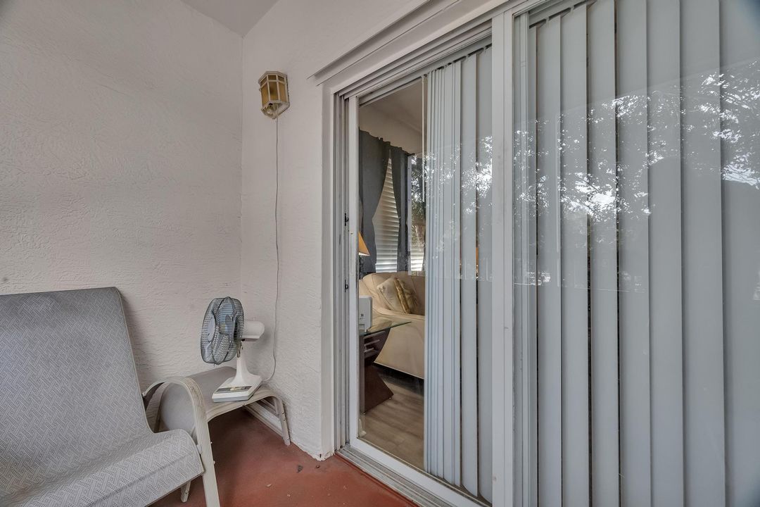 For Sale: $215,000 (1 beds, 1 baths, 775 Square Feet)