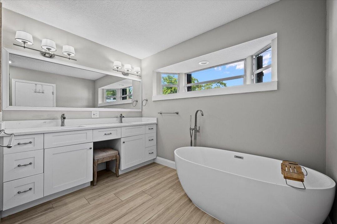 待售: $644,900 (4 贝兹, 3 浴室, 2423 平方英尺)