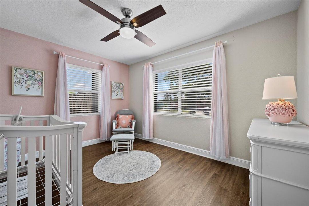 待售: $644,900 (4 贝兹, 3 浴室, 2423 平方英尺)