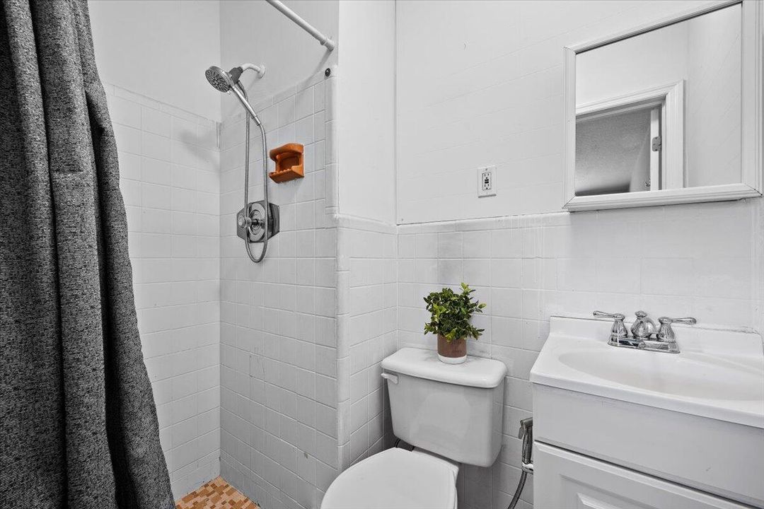 待售: $644,900 (4 贝兹, 3 浴室, 2423 平方英尺)