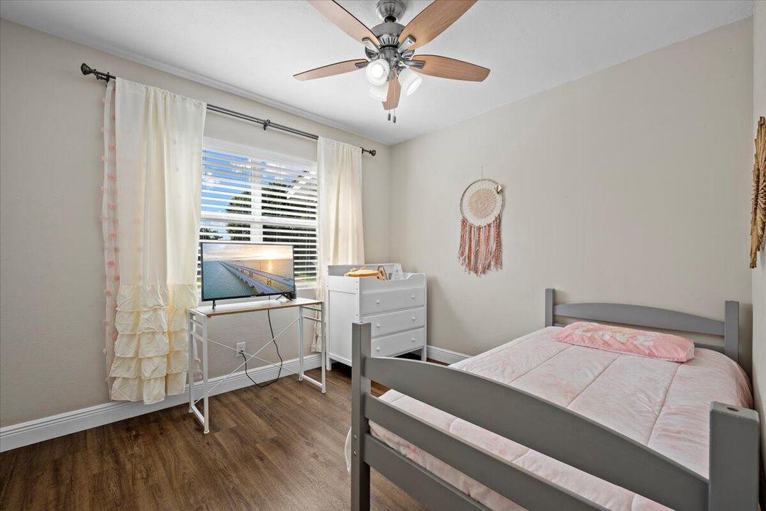 待售: $644,900 (4 贝兹, 3 浴室, 2423 平方英尺)