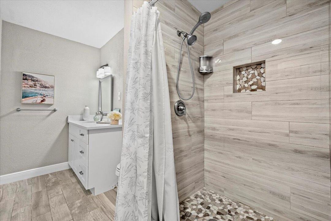 待售: $644,900 (4 贝兹, 3 浴室, 2423 平方英尺)