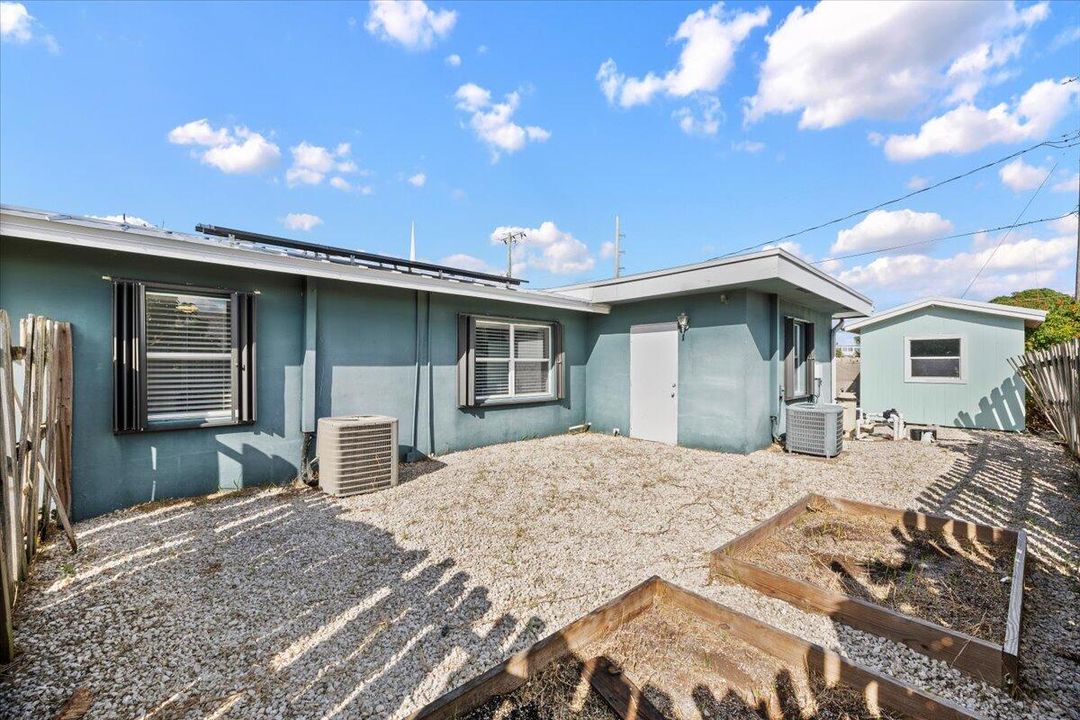 待售: $644,900 (4 贝兹, 3 浴室, 2423 平方英尺)