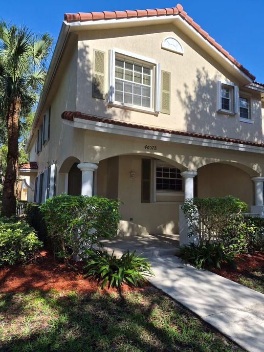 For Sale: $355,000 (3 beds, 2 baths, 1316 Square Feet)