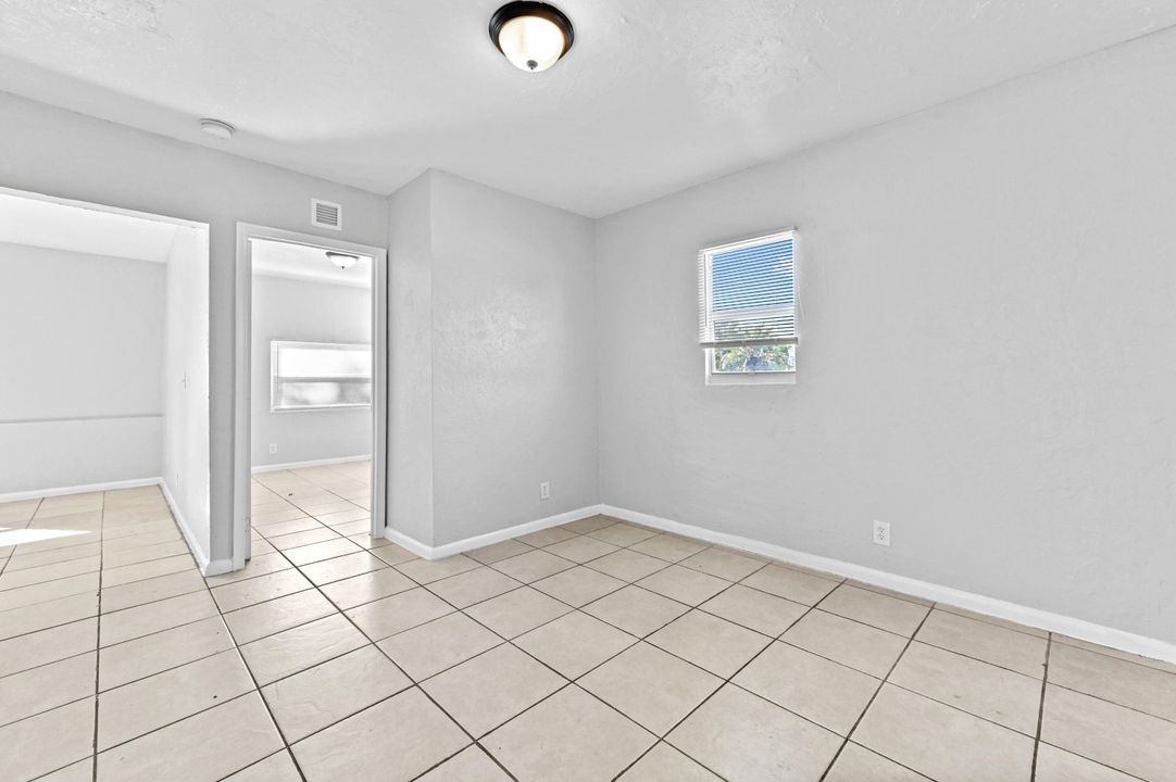 En Renta: $1,700 (4 camas, 2 baños, 1407 Pies cuadrados)