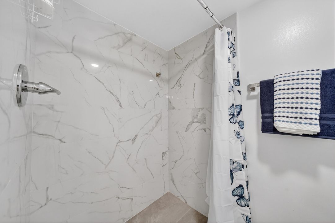 На продажу: $179,000 (2 спален, 2 ванн, 874 Квадратных фут)