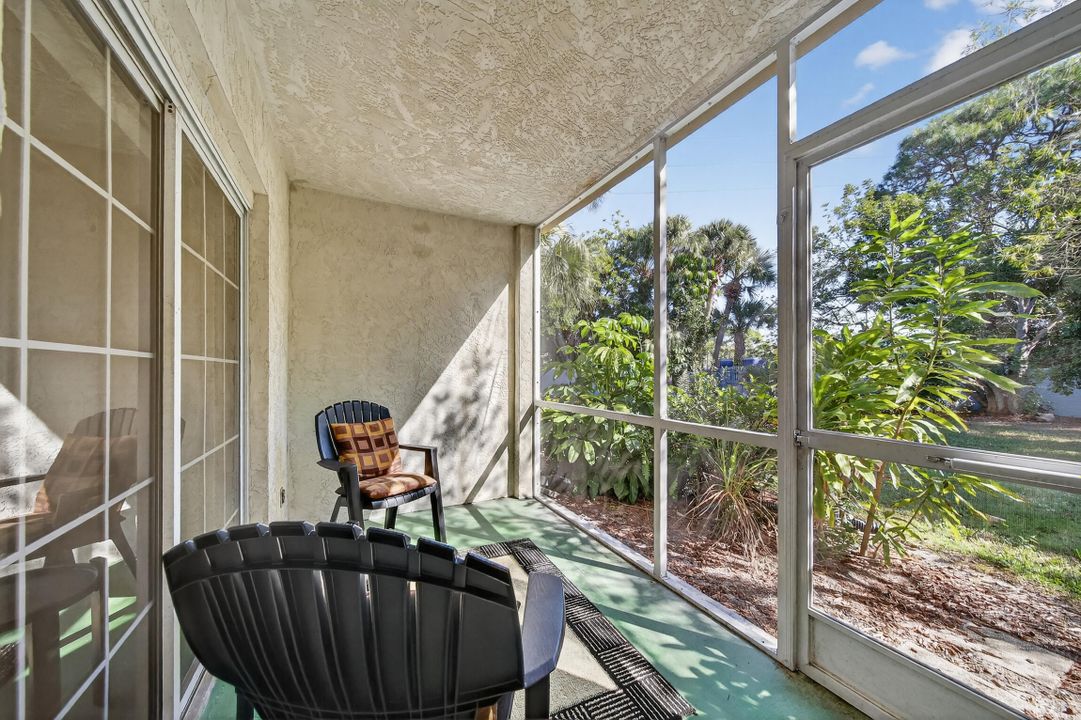 На продажу: $179,000 (2 спален, 2 ванн, 874 Квадратных фут)