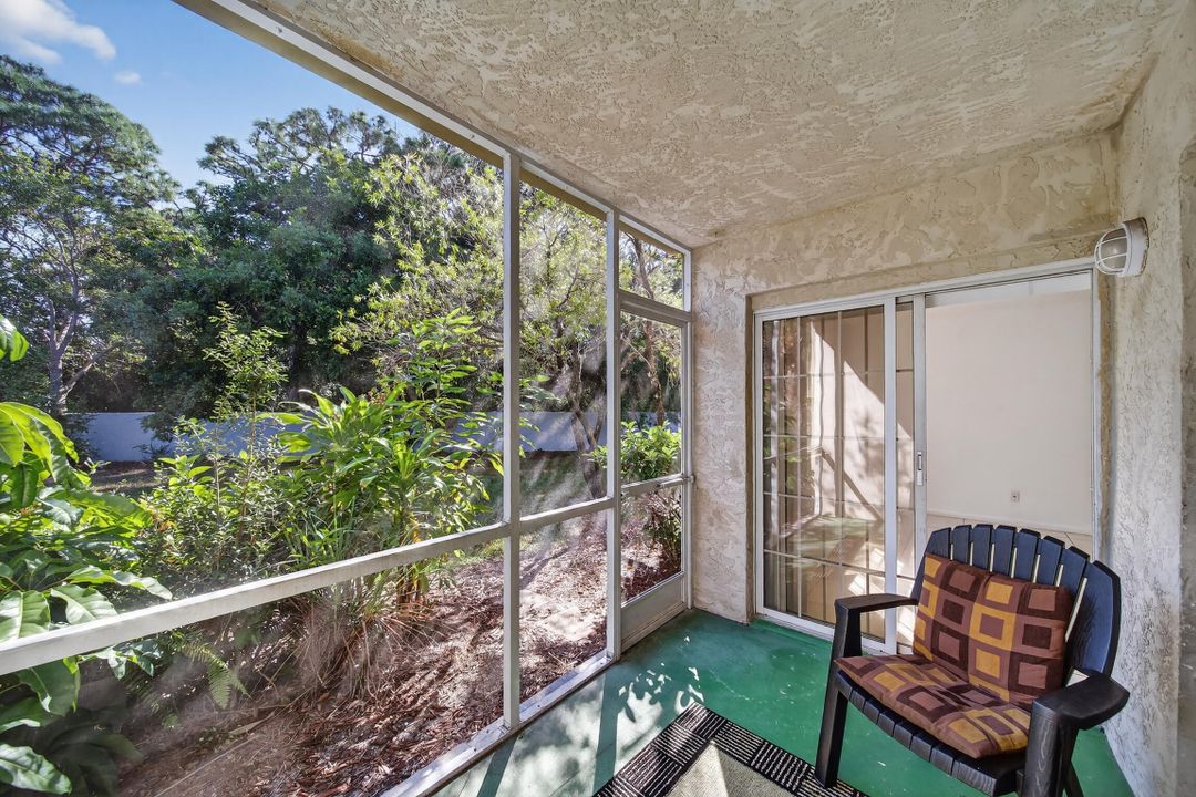 На продажу: $179,000 (2 спален, 2 ванн, 874 Квадратных фут)