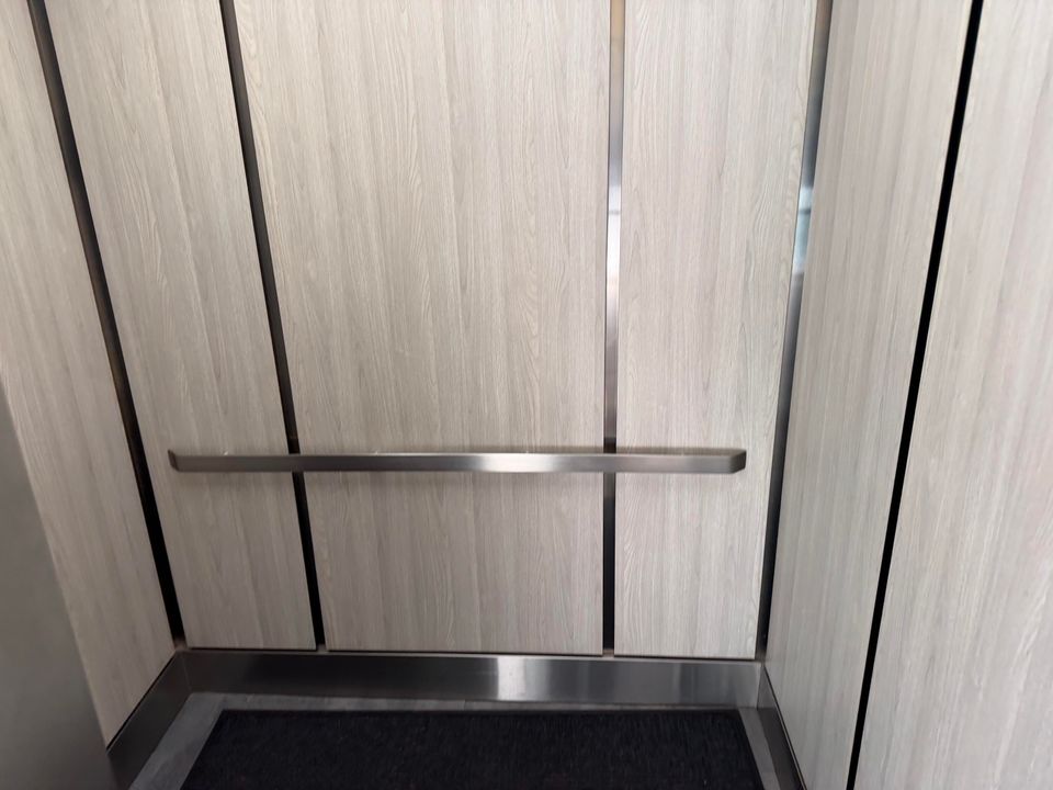 For Sale: $84,900 (1 beds, 1 baths, 764 Square Feet)