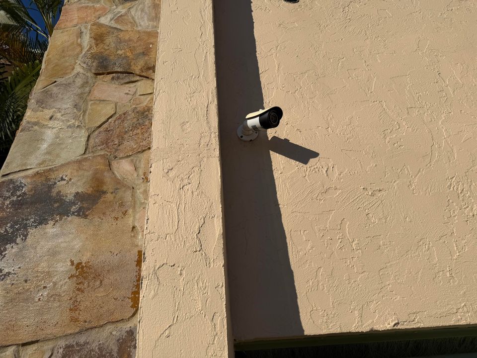 For Sale: $84,900 (1 beds, 1 baths, 764 Square Feet)