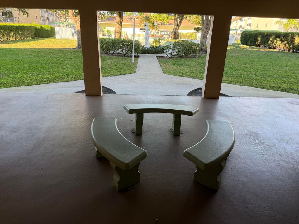 For Sale: $84,900 (1 beds, 1 baths, 764 Square Feet)