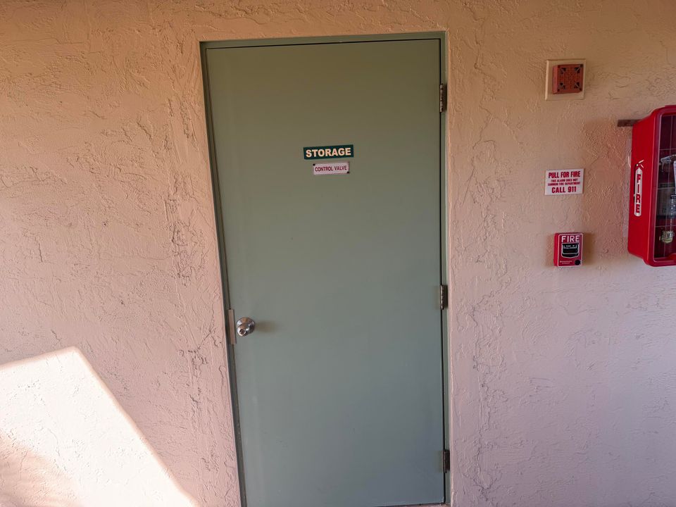 For Sale: $84,900 (1 beds, 1 baths, 764 Square Feet)