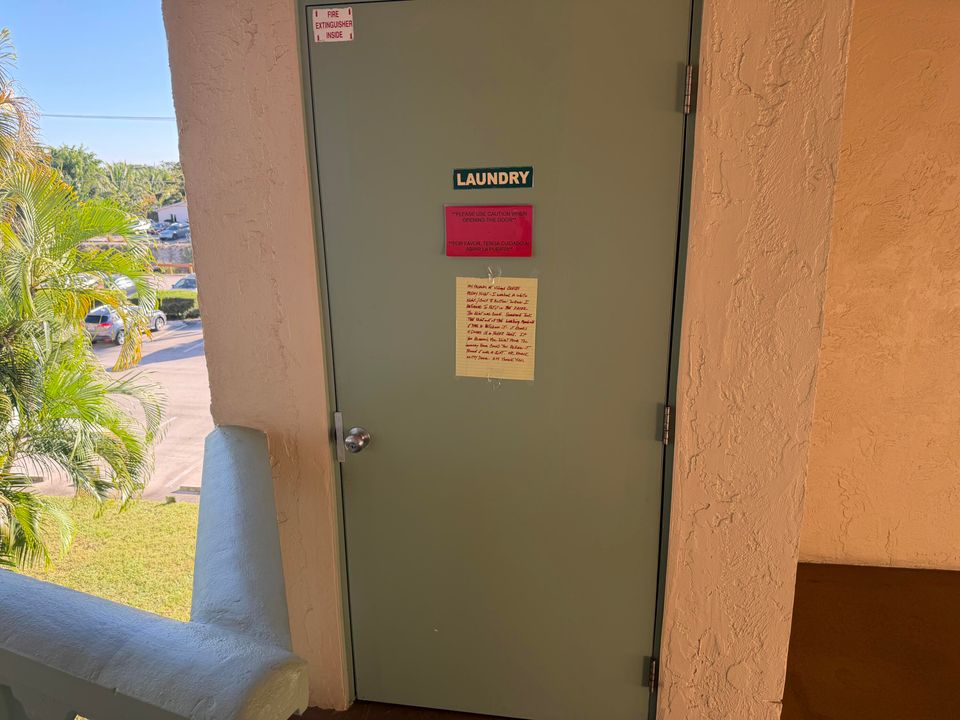 For Sale: $84,900 (1 beds, 1 baths, 764 Square Feet)