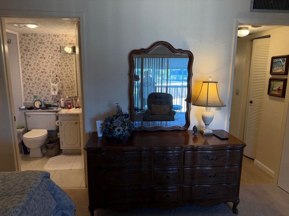 For Sale: $84,900 (1 beds, 1 baths, 764 Square Feet)