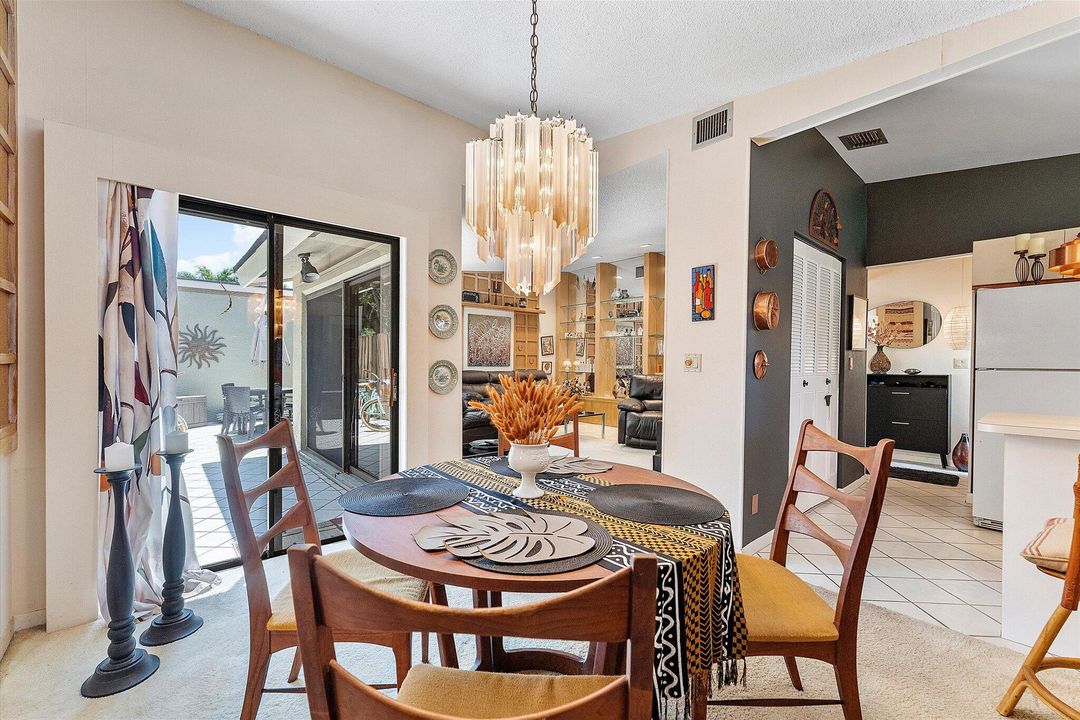 待售: $290,000 (2 贝兹, 2 浴室, 1263 平方英尺)