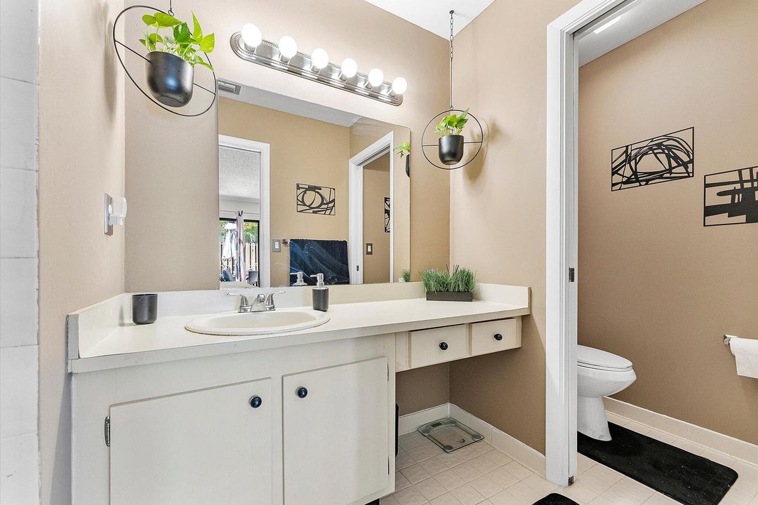 待售: $290,000 (2 贝兹, 2 浴室, 1263 平方英尺)