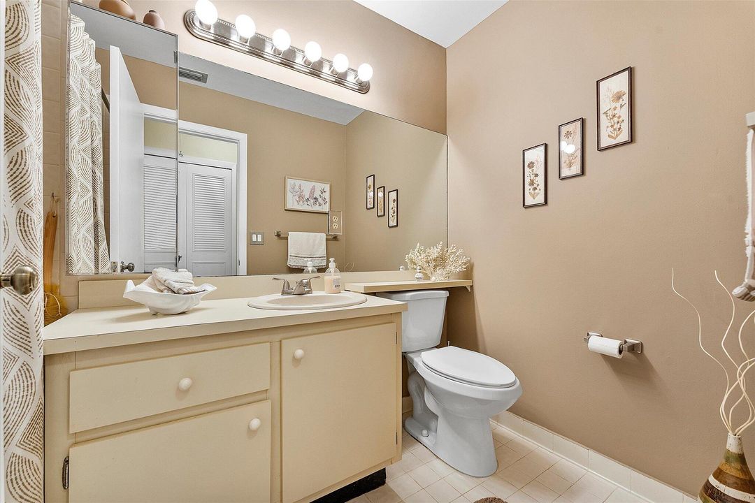 待售: $290,000 (2 贝兹, 2 浴室, 1263 平方英尺)