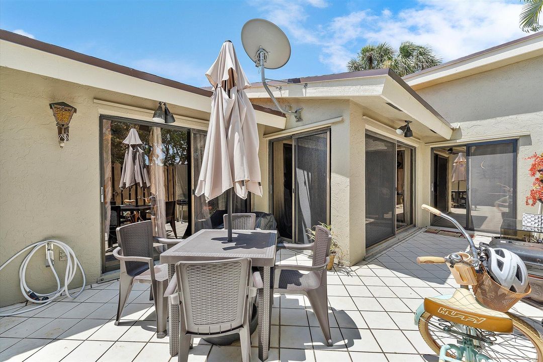 待售: $290,000 (2 贝兹, 2 浴室, 1263 平方英尺)