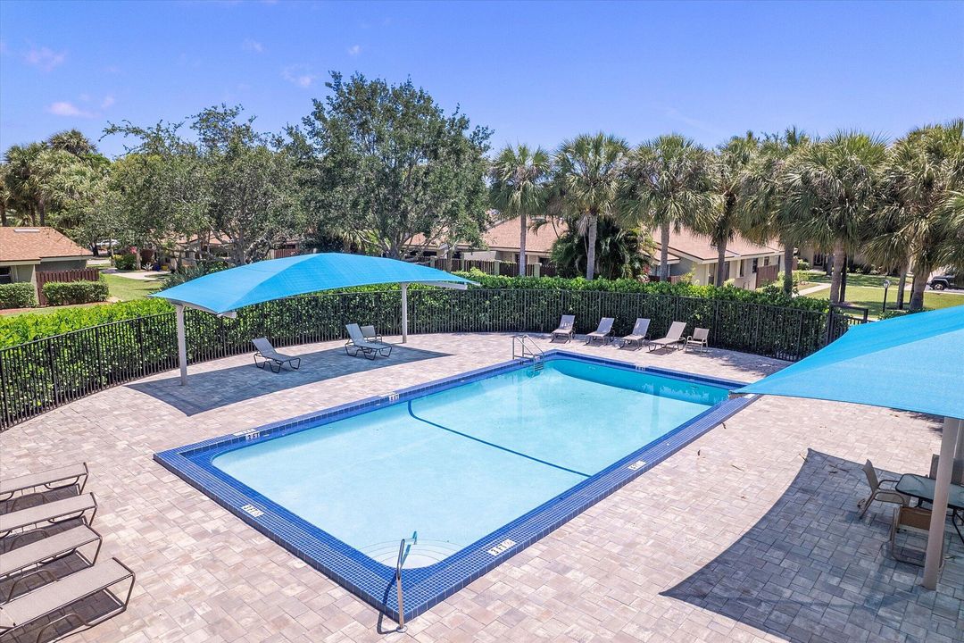 待售: $290,000 (2 贝兹, 2 浴室, 1263 平方英尺)