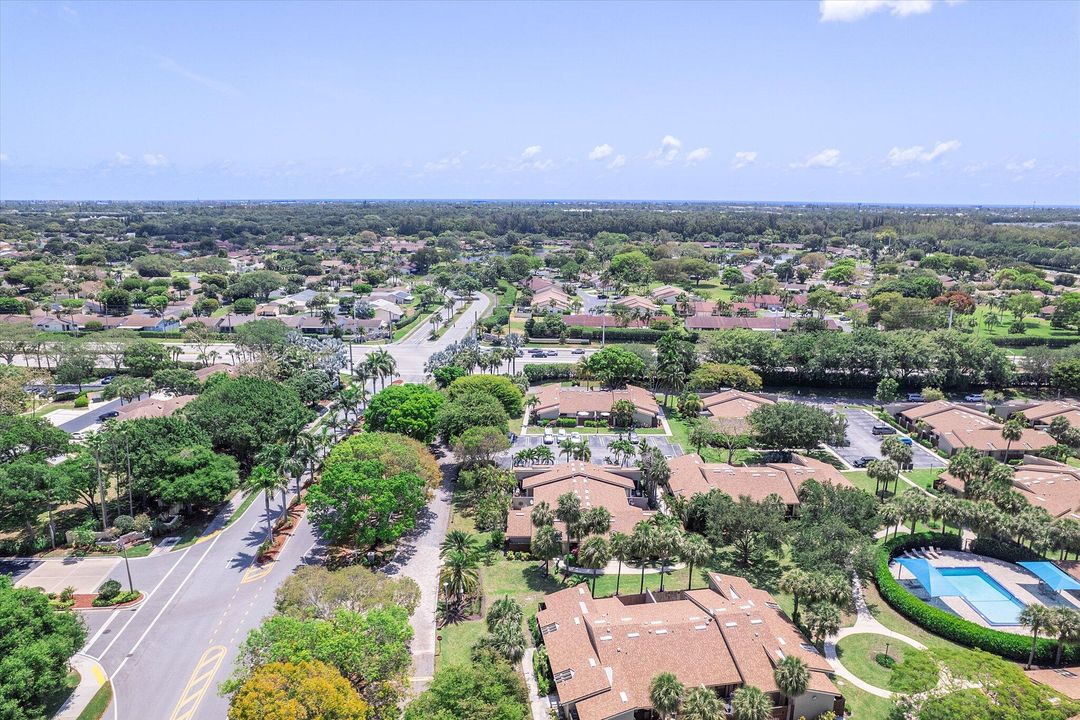 待售: $290,000 (2 贝兹, 2 浴室, 1263 平方英尺)