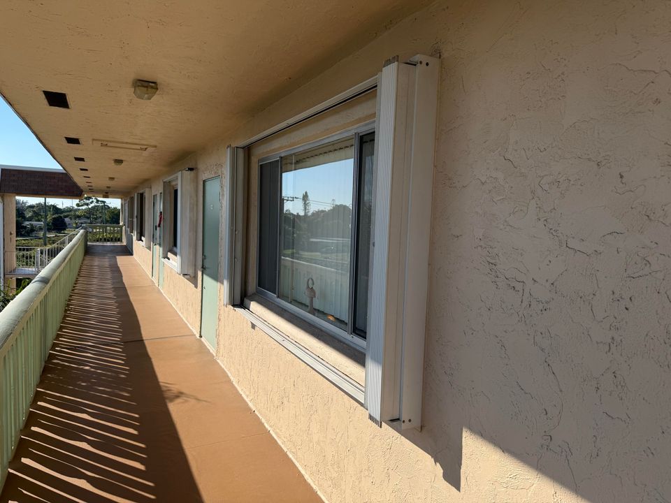 For Sale: $84,900 (1 beds, 1 baths, 764 Square Feet)