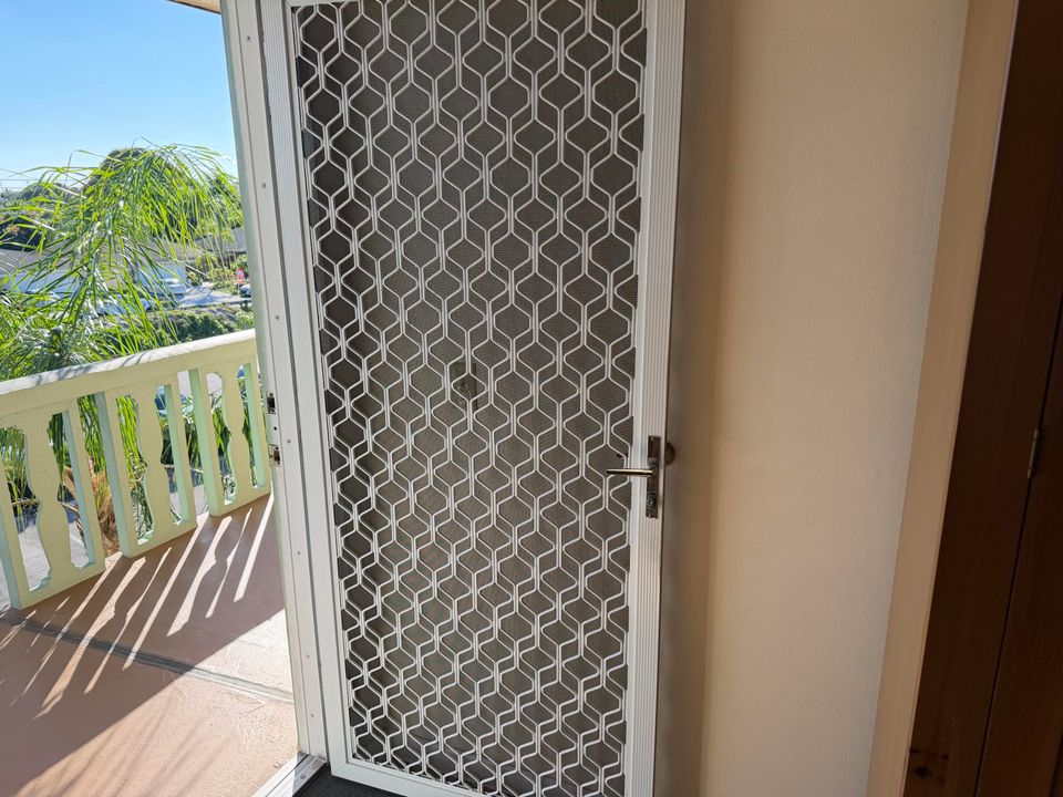 For Sale: $84,900 (1 beds, 1 baths, 764 Square Feet)