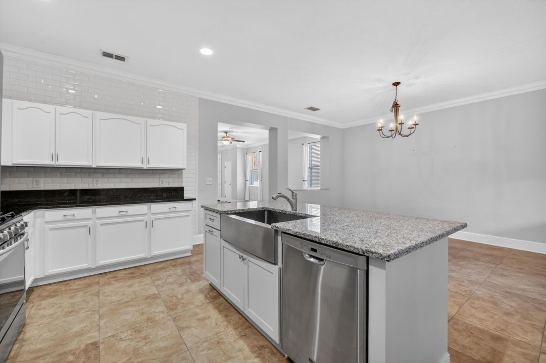 待售: $375,000 (3 贝兹, 2 浴室, 1622 平方英尺)