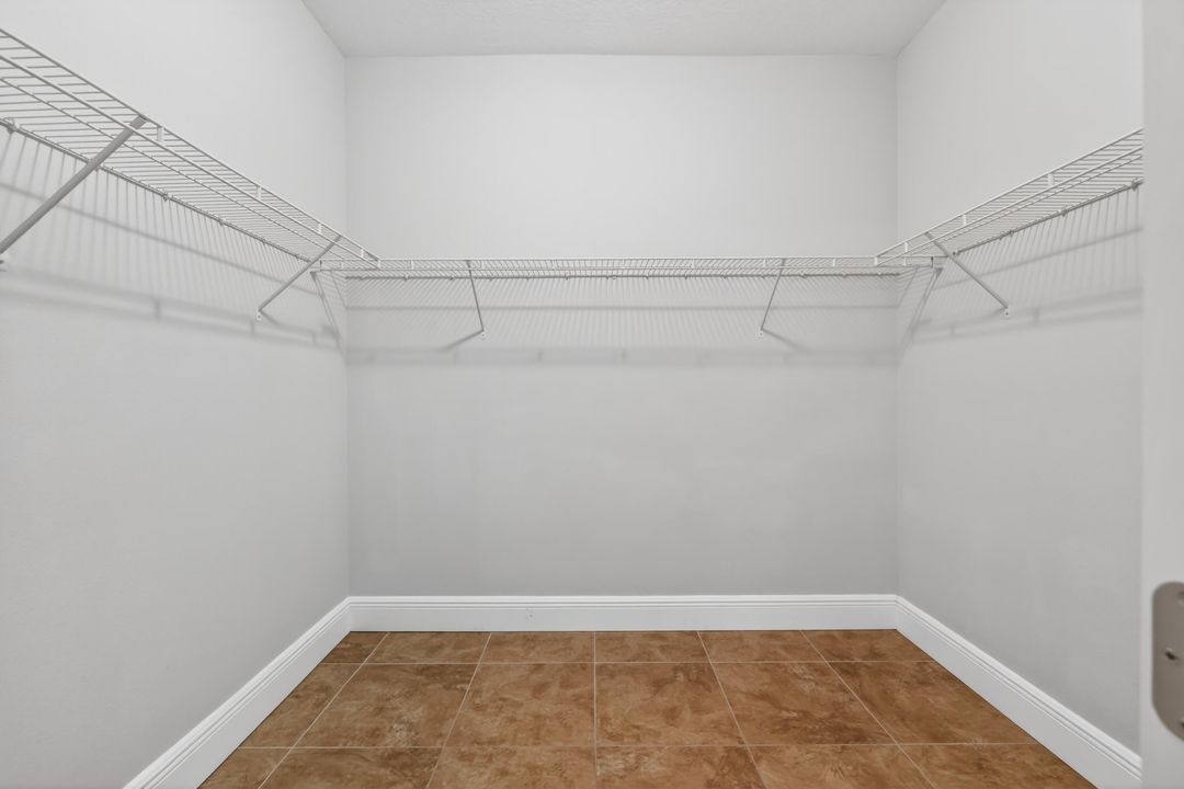 待售: $375,000 (3 贝兹, 2 浴室, 1622 平方英尺)