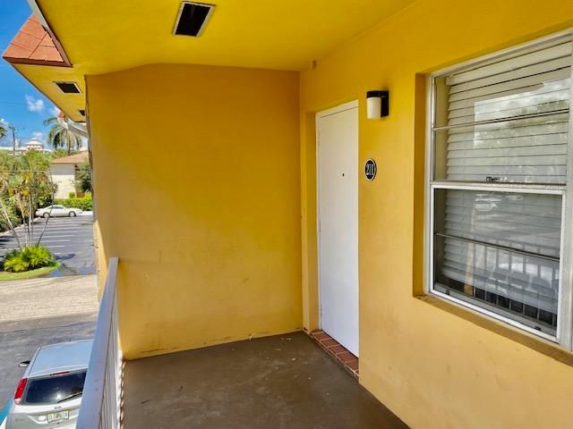 For Rent: $1,850 (2 beds, 2 baths, 707 Square Feet)
