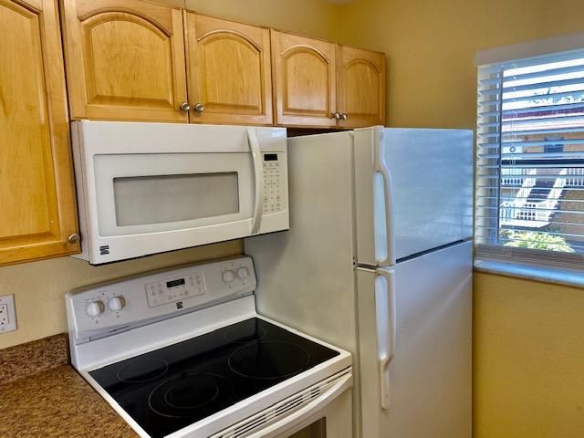 For Rent: $1,850 (2 beds, 2 baths, 707 Square Feet)