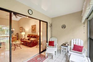 For Sale: $176,000 (2 beds, 2 baths, 1059 Square Feet)