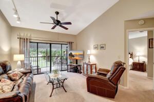 For Sale: $176,000 (2 beds, 2 baths, 1059 Square Feet)