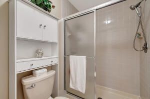 For Sale: $176,000 (2 beds, 2 baths, 1059 Square Feet)