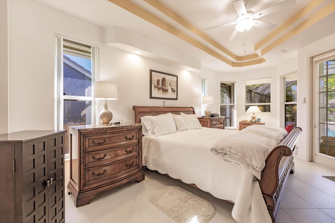 合同活跃: $750,000 (4 贝兹, 3 浴室, 2760 平方英尺)