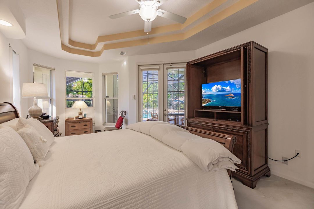 合同活跃: $750,000 (4 贝兹, 3 浴室, 2760 平方英尺)