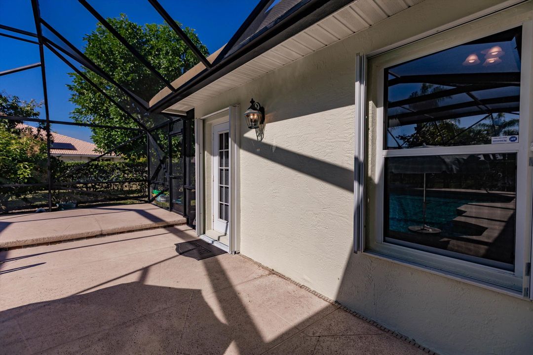 合同活跃: $750,000 (4 贝兹, 3 浴室, 2760 平方英尺)