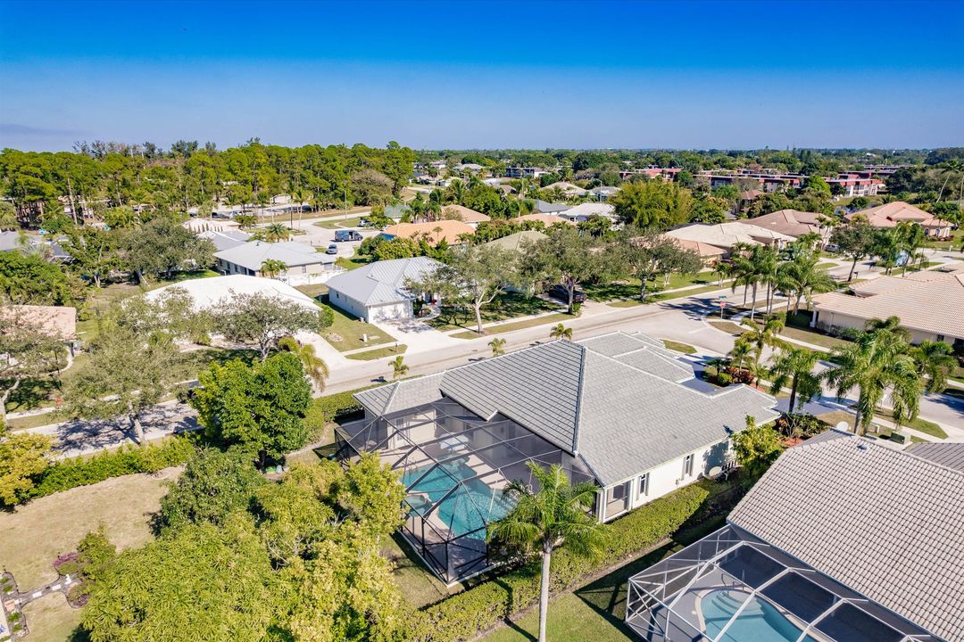 合同活跃: $750,000 (4 贝兹, 3 浴室, 2760 平方英尺)