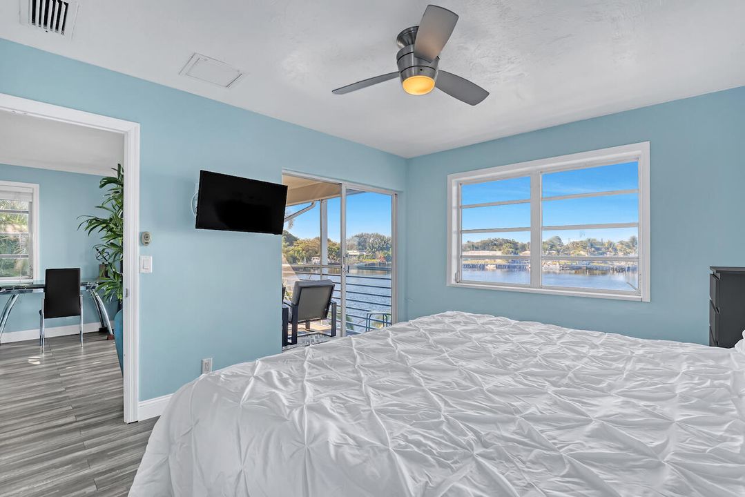 На продажу: $230,000 (2 спален, 2 ванн, 824 Квадратных фут)