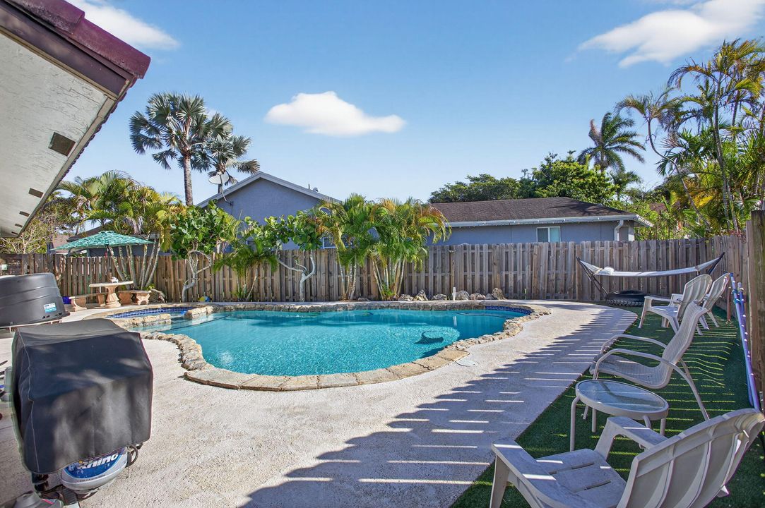 待售: $635,000 (3 贝兹, 2 浴室, 1750 平方英尺)