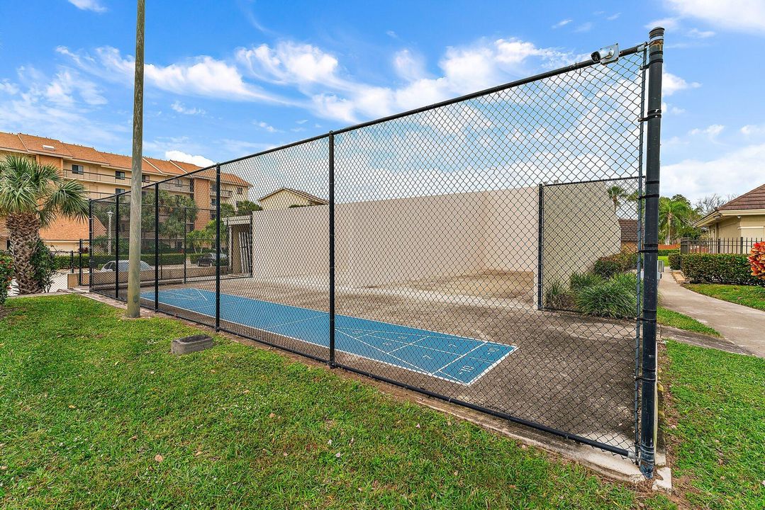 For Rent: $3,125 (2 beds, 2 baths, 1188 Square Feet)